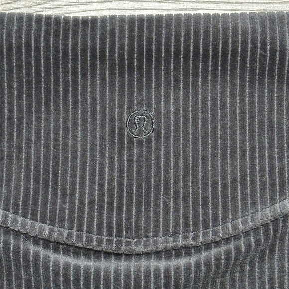 Lululemon Scuba High Rise Mini Skirt Velvet Cord Dark Gray Size 0 - Picture 3 of 9